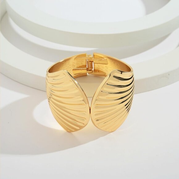 Chunky Gold Silver Seashell Bangle Bracelet for Women Beach Statement Jewelry - Picture 4 of 7